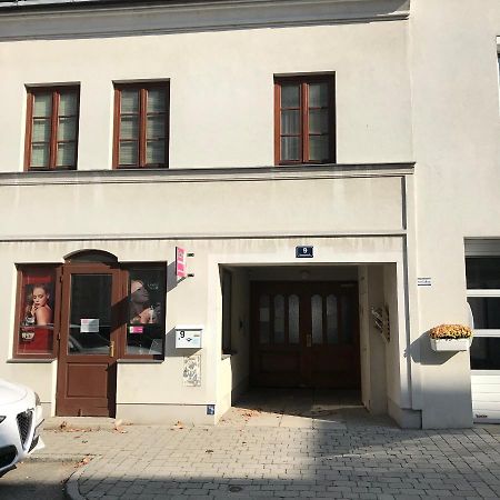 Lg Tiny Leilighet Korneuburg Eksteriør bilde
