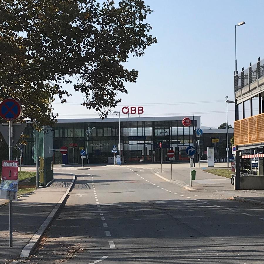 Lg Tiny Leilighet Korneuburg Eksteriør bilde